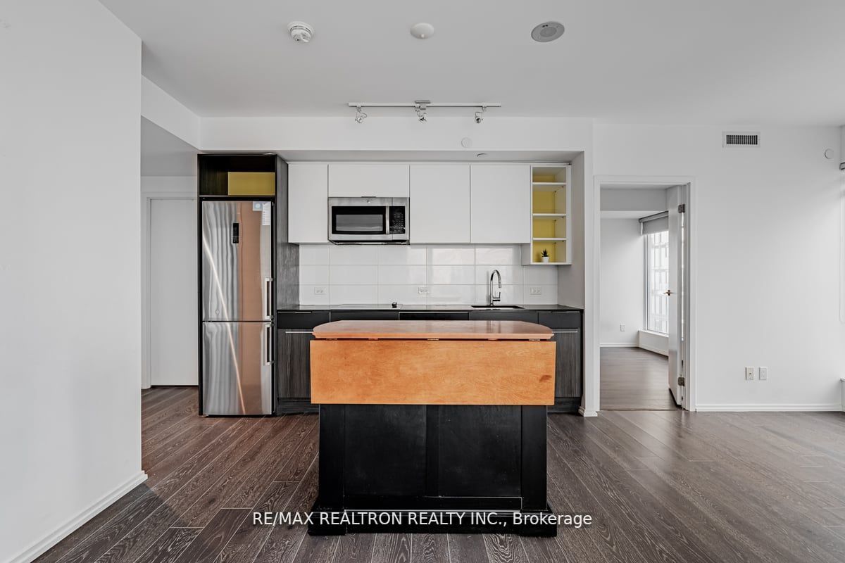68 Shuter St, #2305