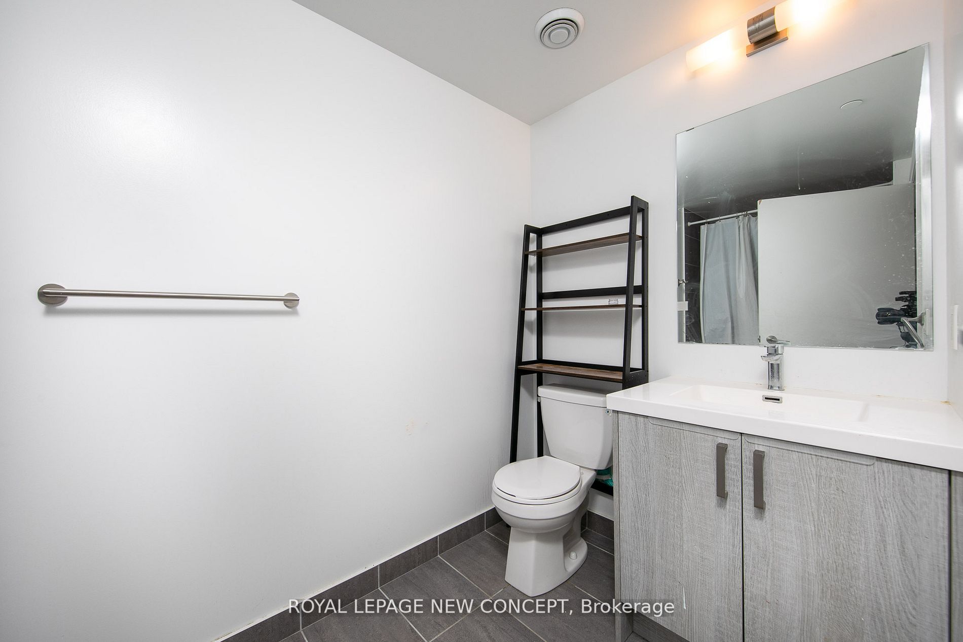 77 Mutual St, #1409