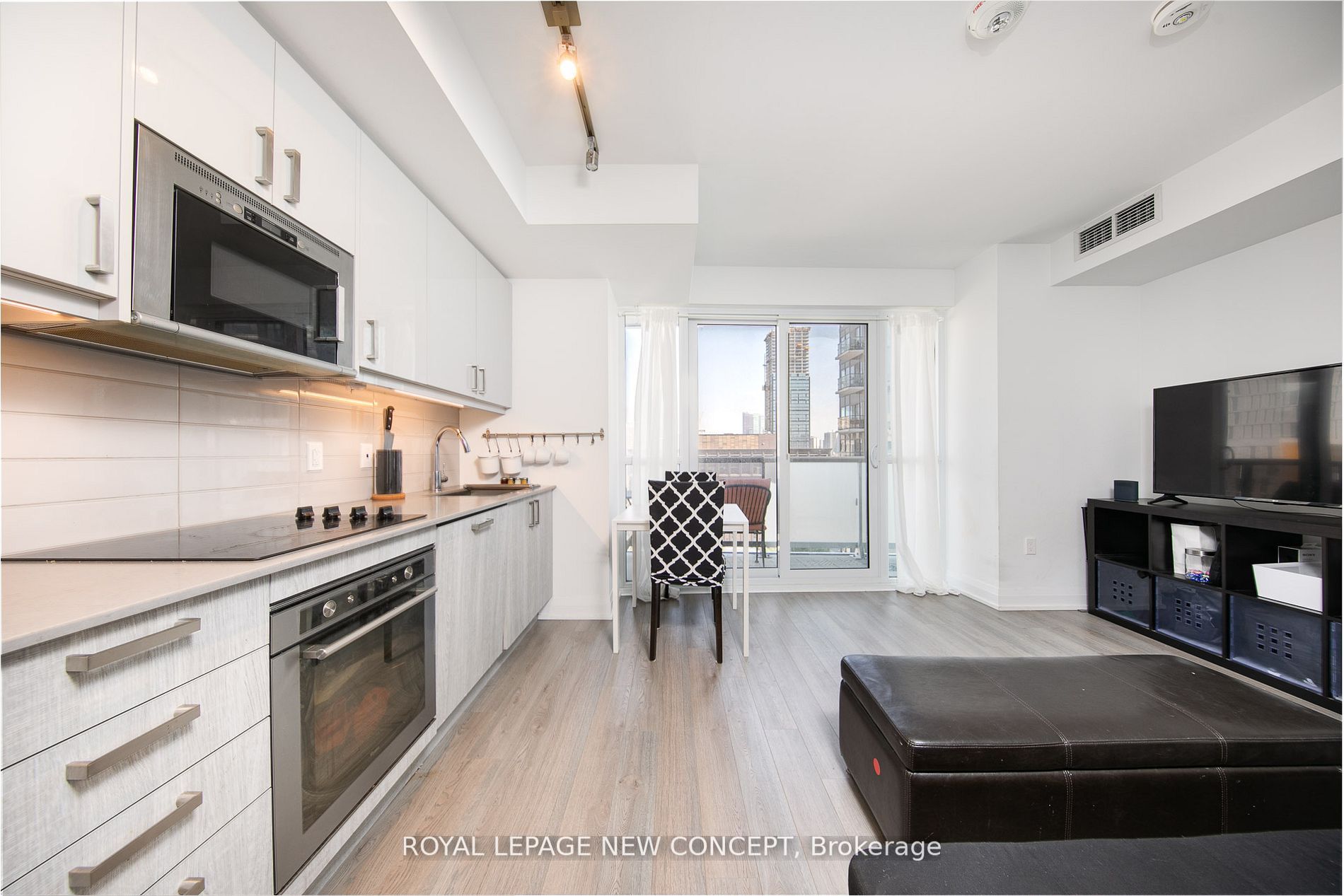77 Mutual St, #1409