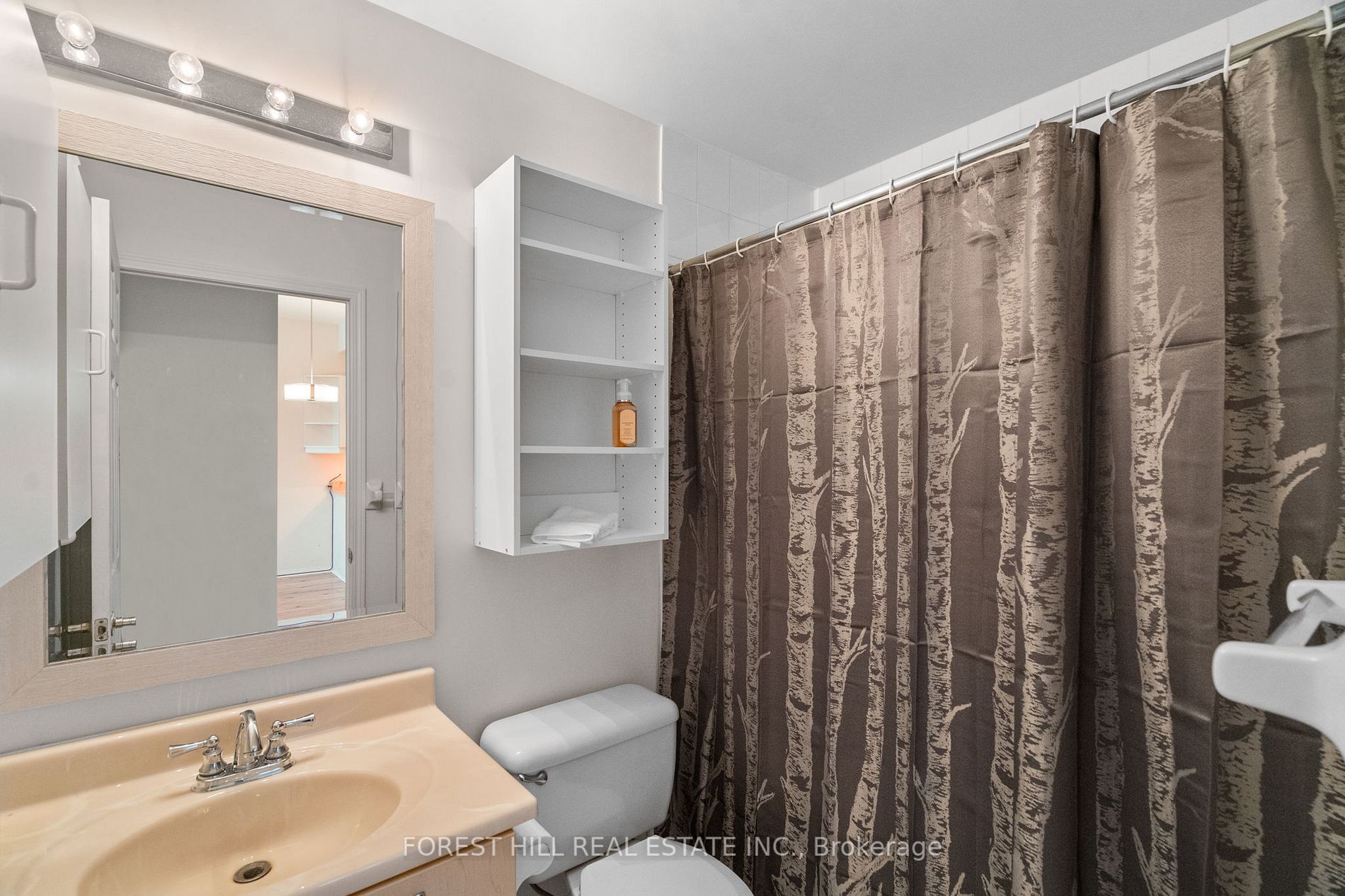 600 Eglinton Ave E, #301