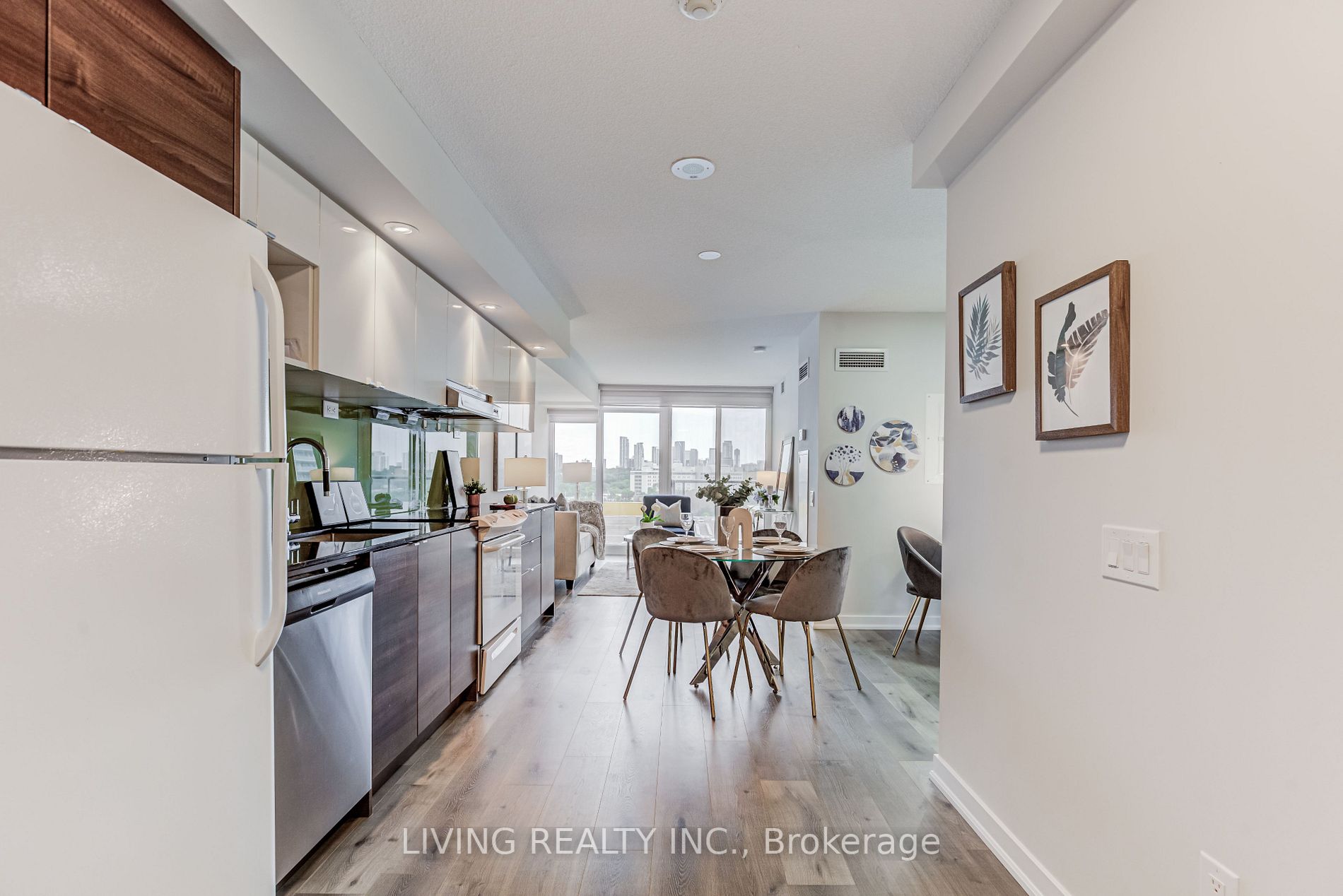 121 Mcmahon Dr, #607