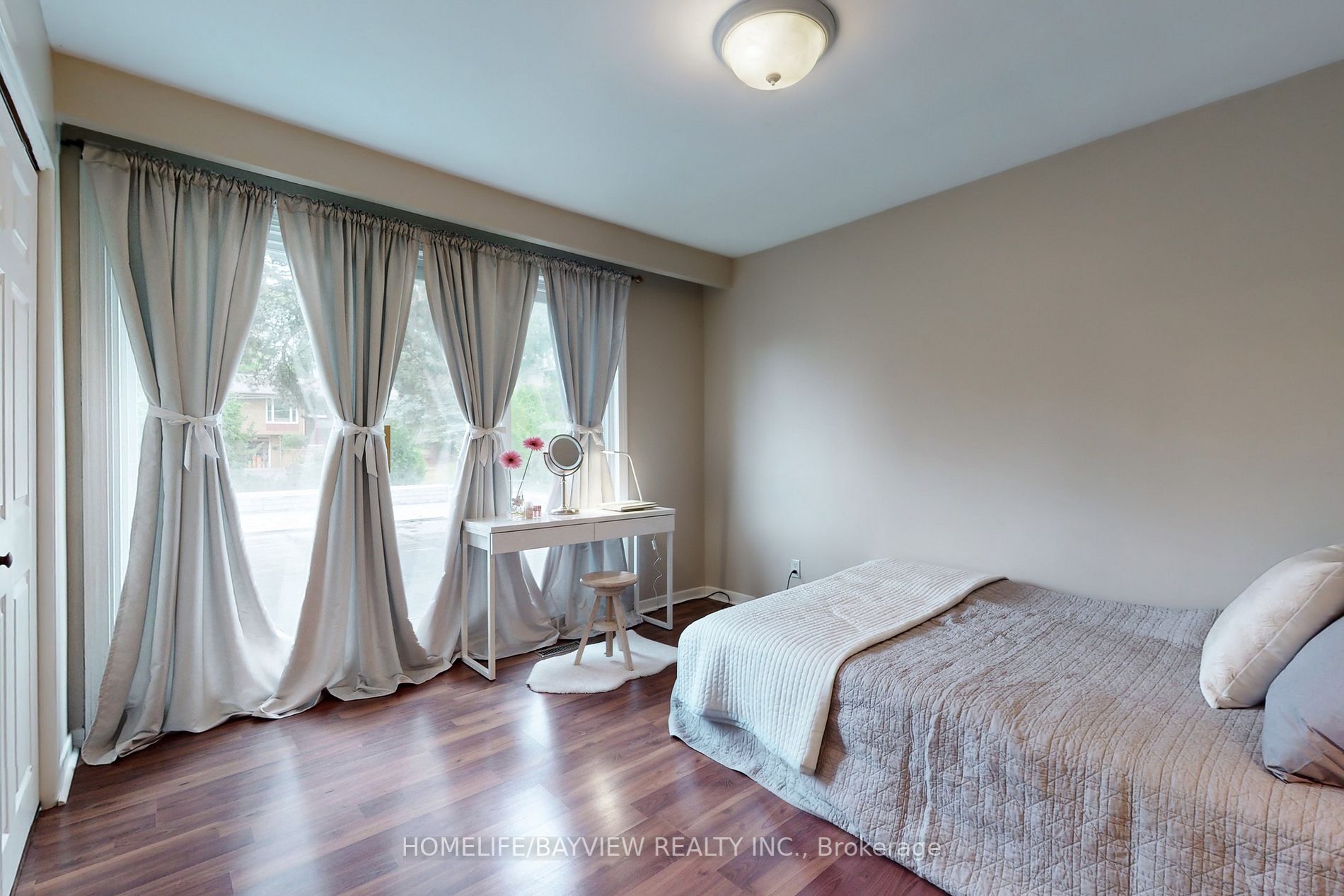 2 Fleming Dr