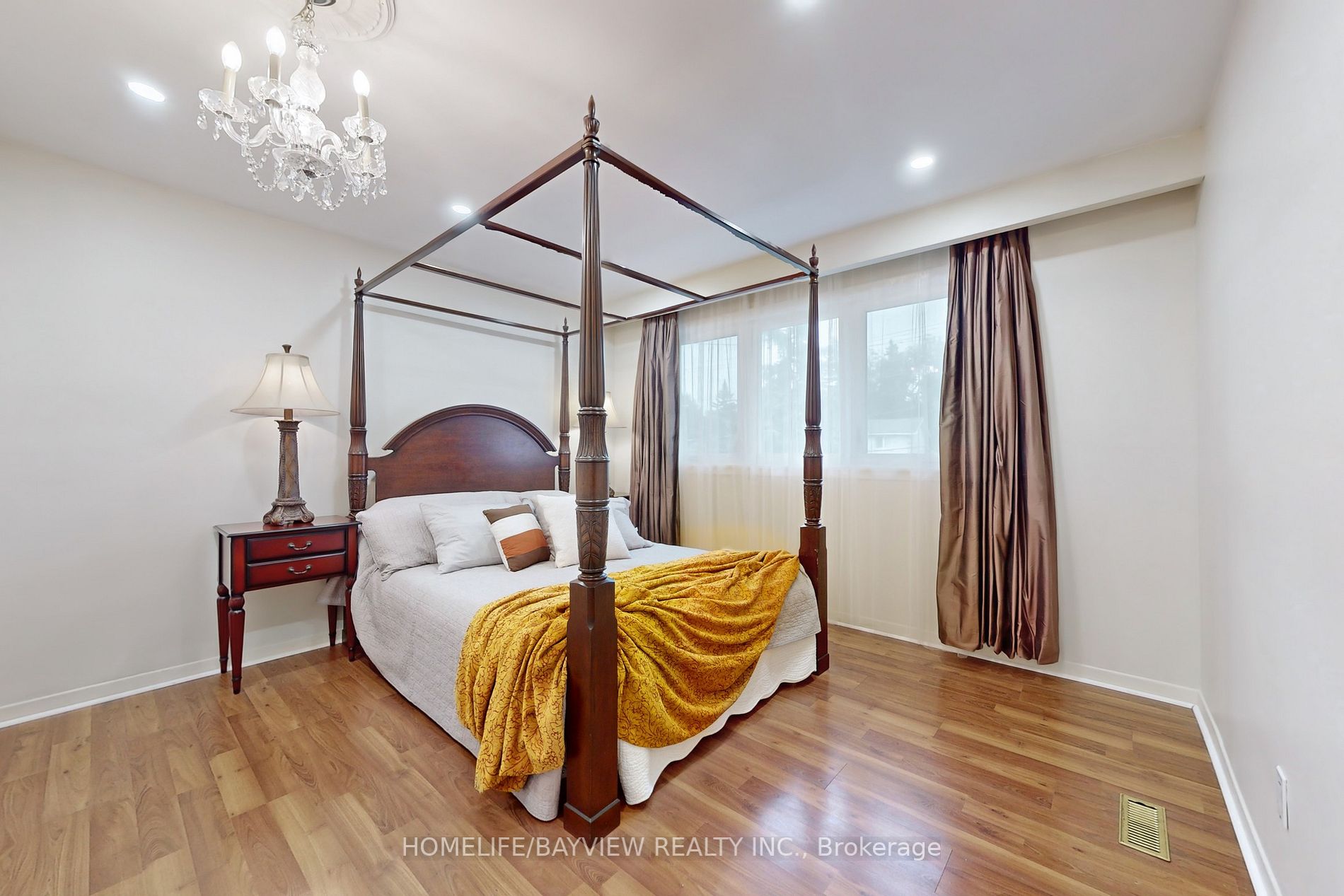 2 Fleming Dr