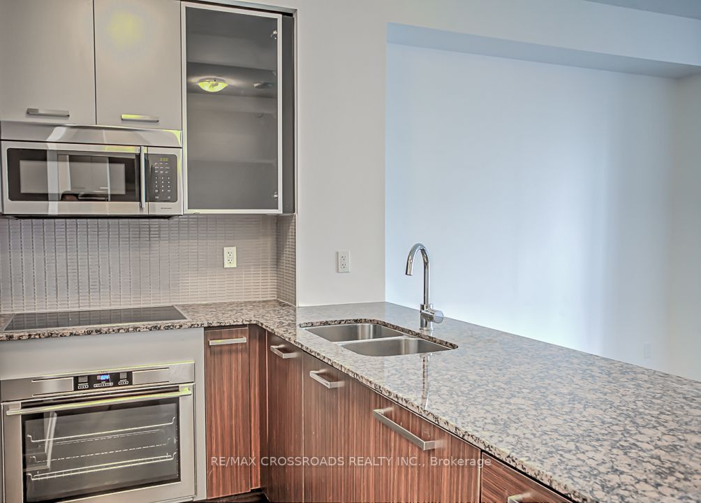 5168 Yonge Street, #3006