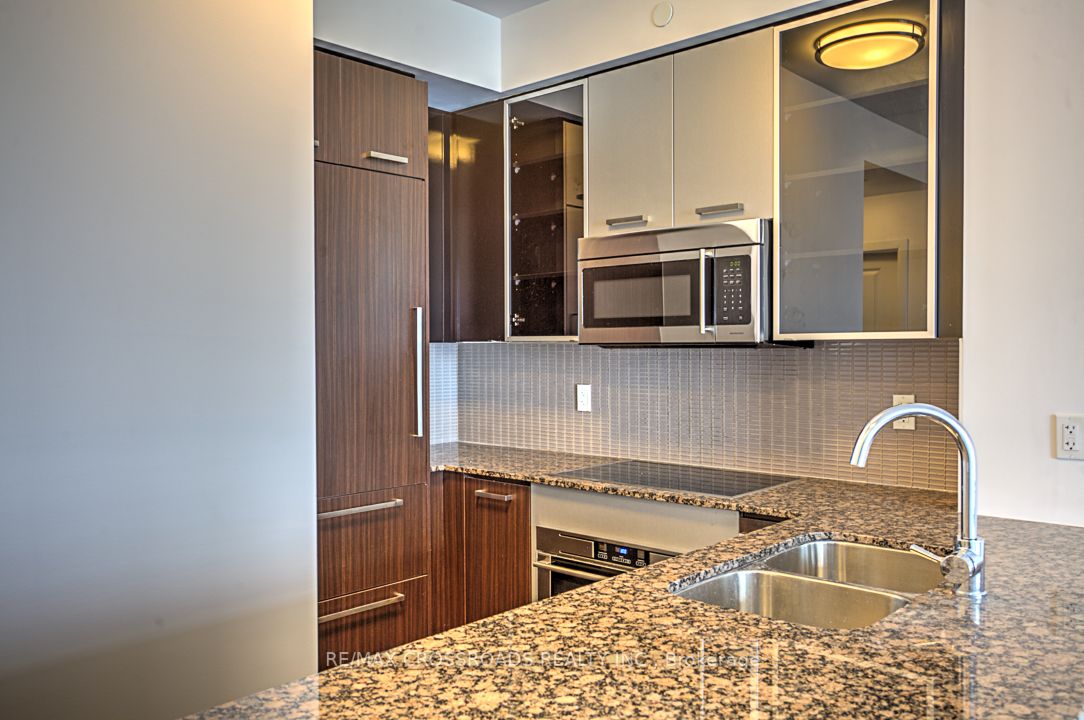 5168 Yonge Street, #3006