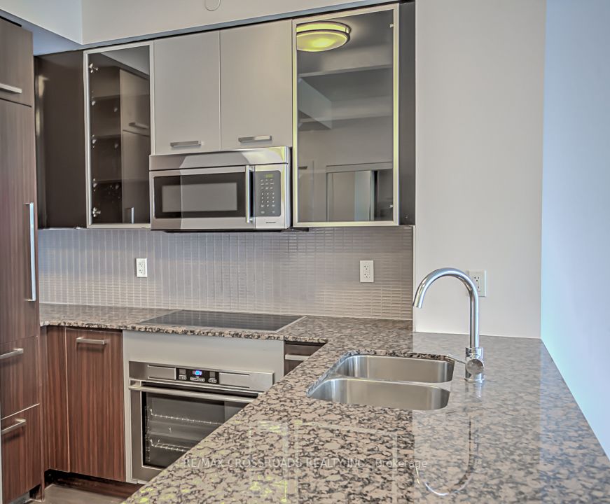 5168 Yonge Street, #3006