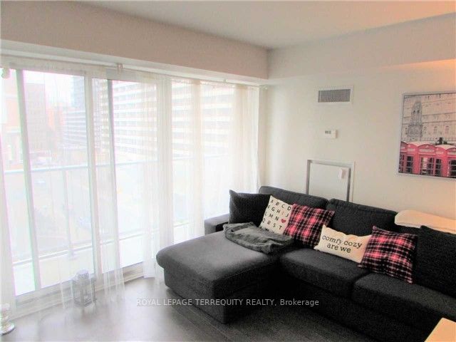 58 Orchard View Blvd, #507