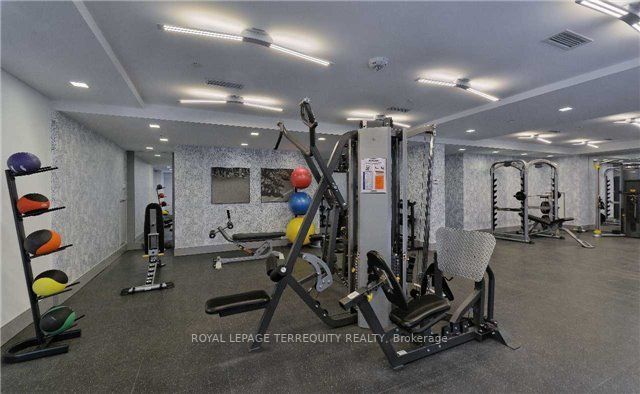 58 Orchard View Blvd, #902