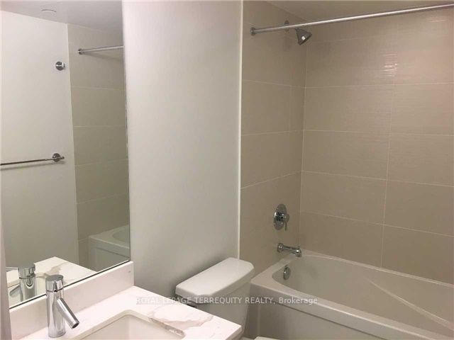 58 Orchard View Blvd, #902