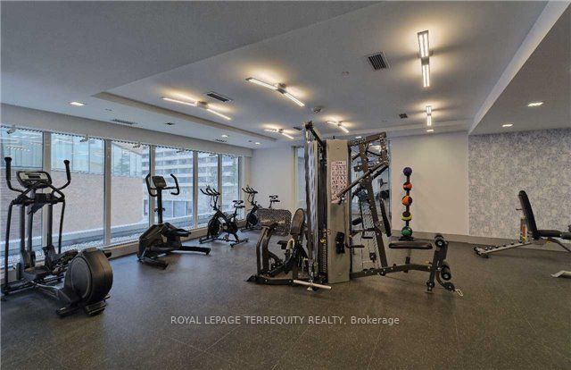 58 Orchard View Blvd, #902