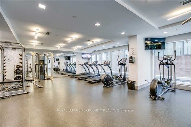 58 Orchard View Blvd, #902