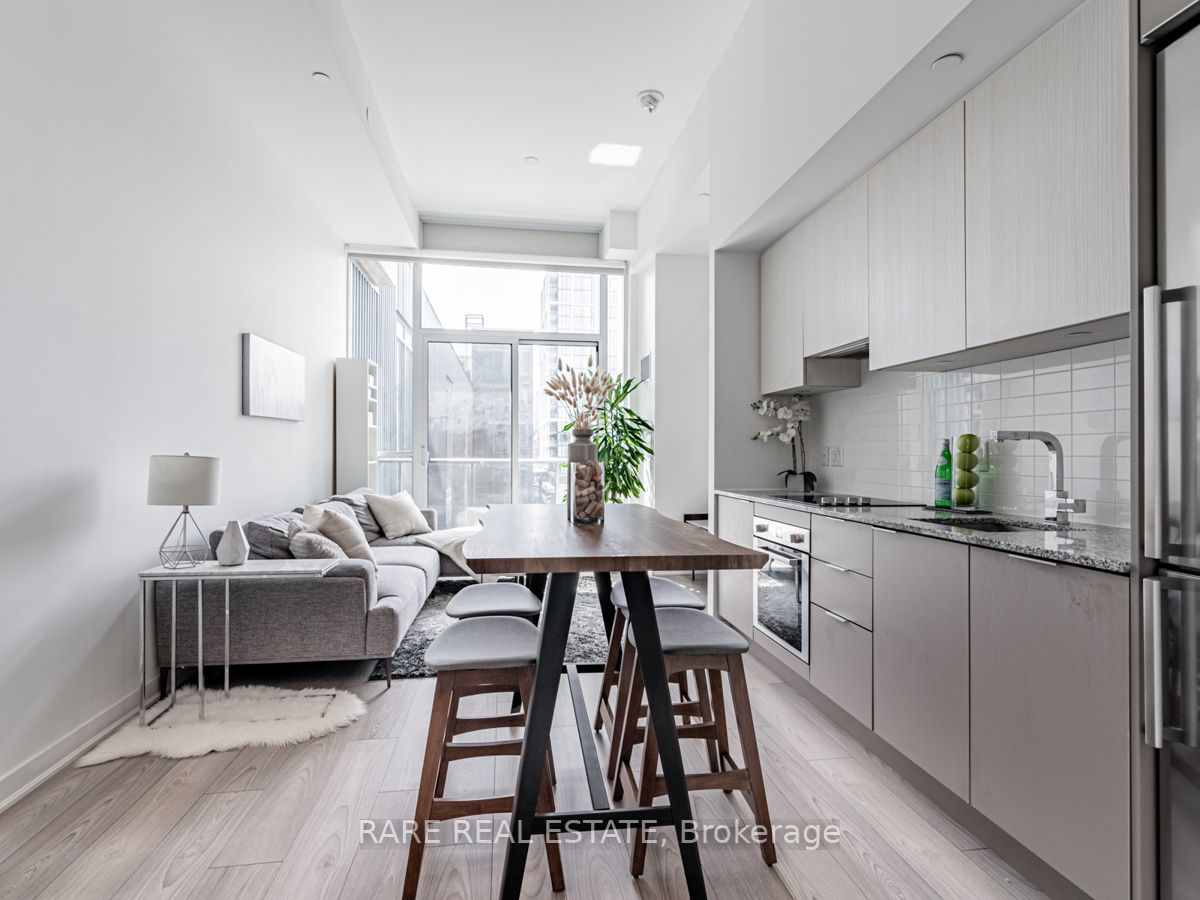 120 Parliament St, #1017