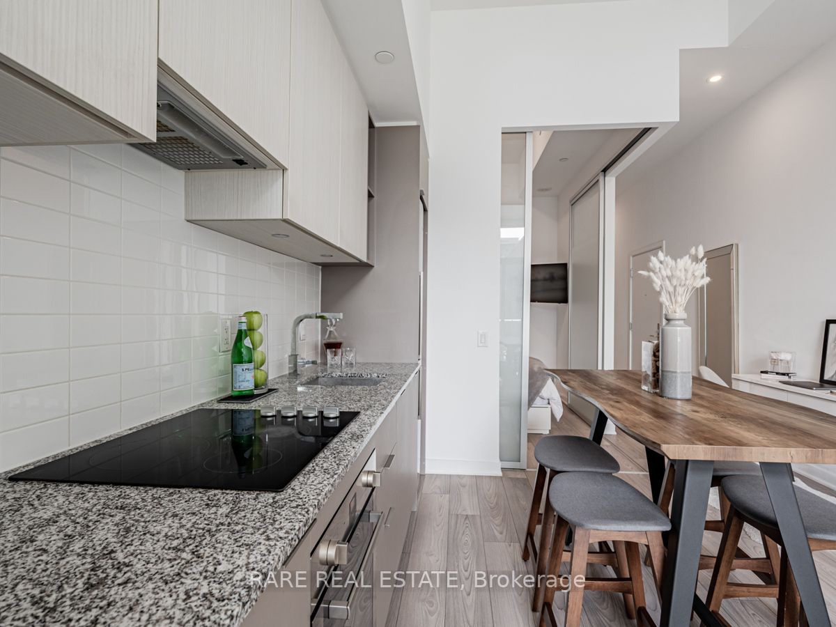 120 Parliament St, #1017