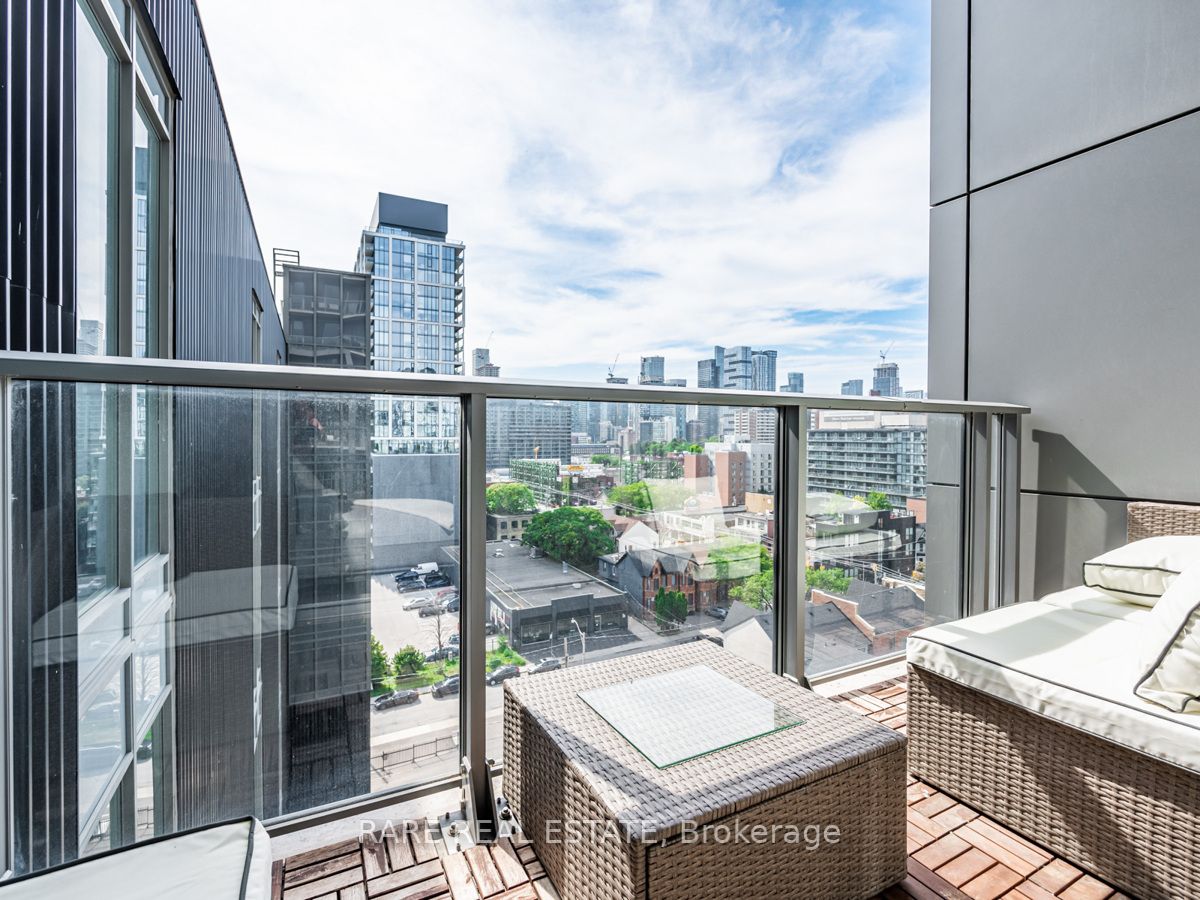 120 Parliament St, #1017
