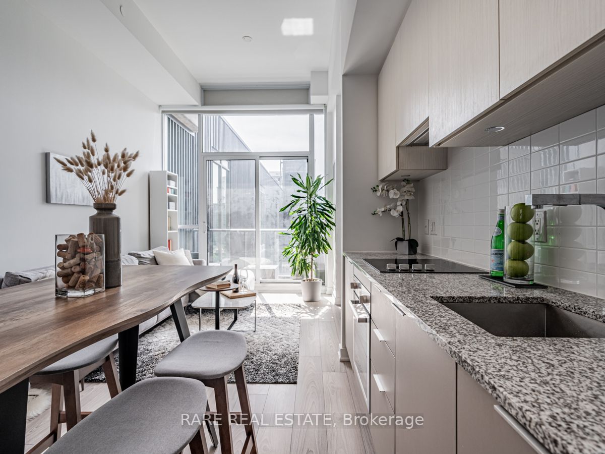 120 Parliament St, #1017