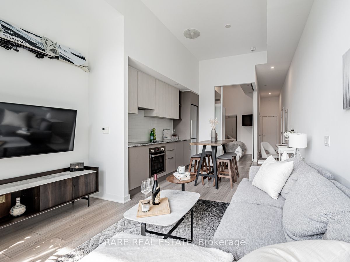 120 Parliament St, #1017