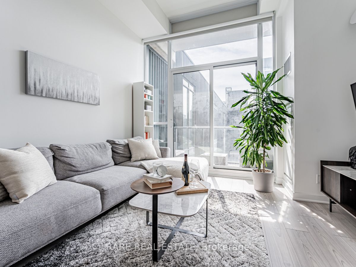 120 Parliament St, #1017