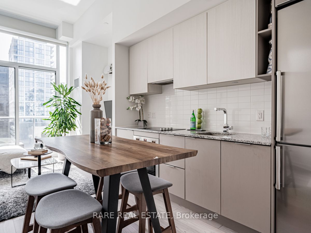 120 Parliament St, #1017