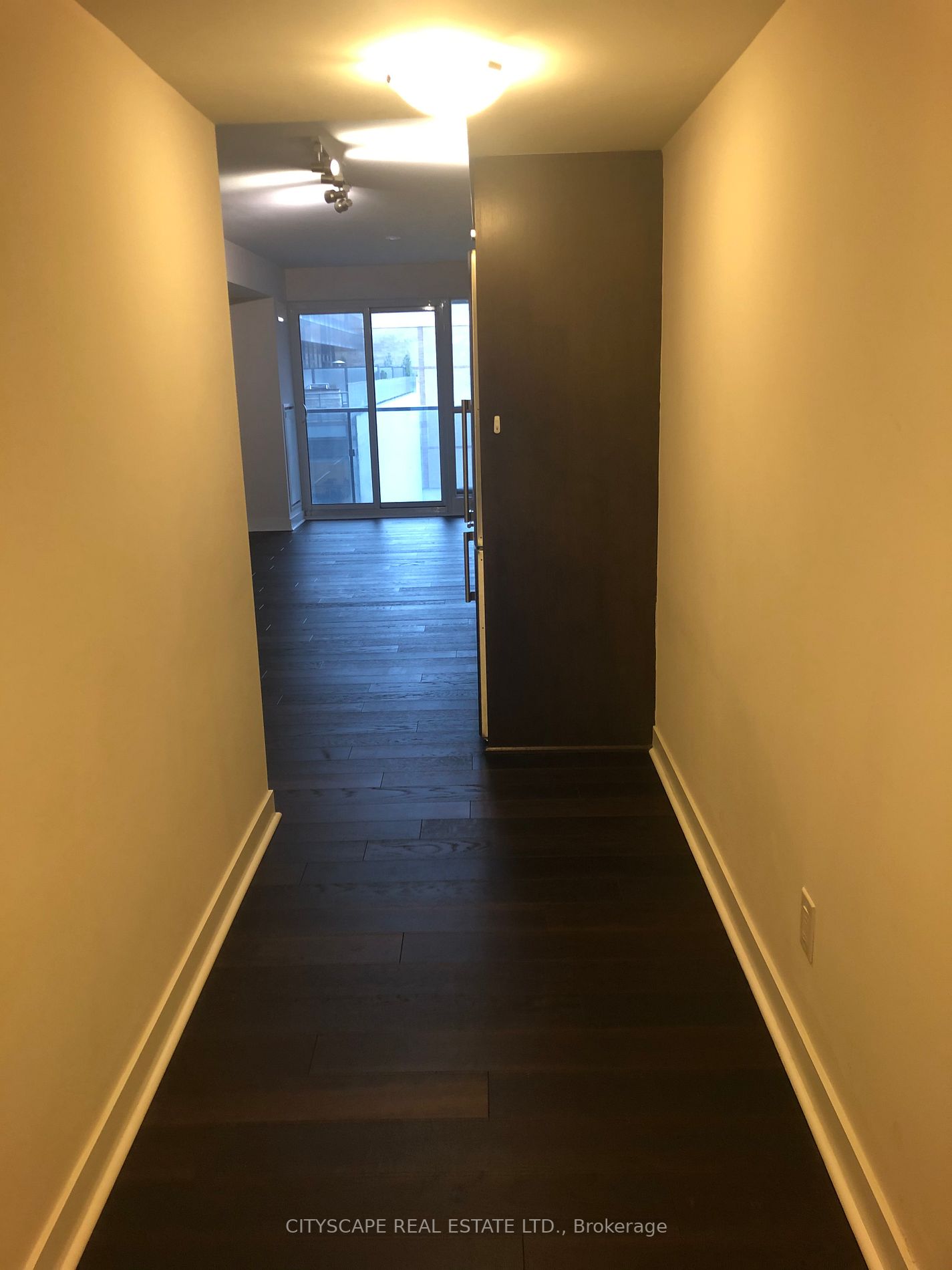 295 Adelaide St W, #801