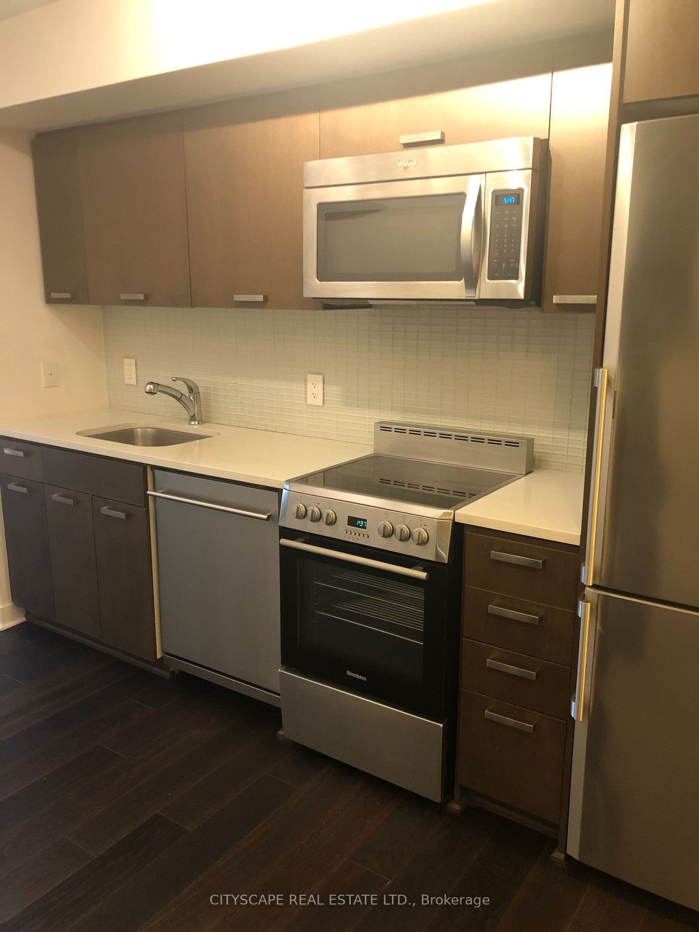 295 Adelaide St W, #801