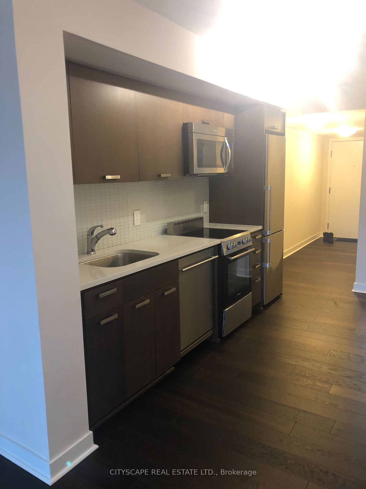 295 Adelaide St W, #801