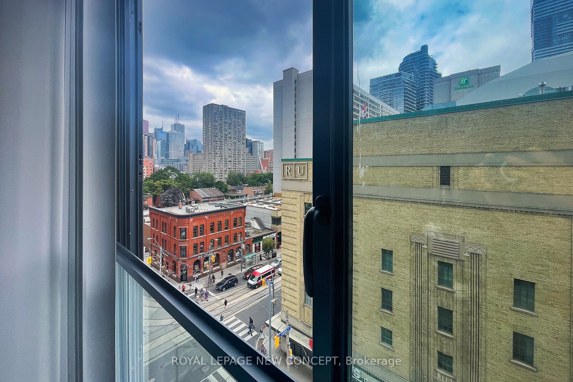 403 Church St, #710