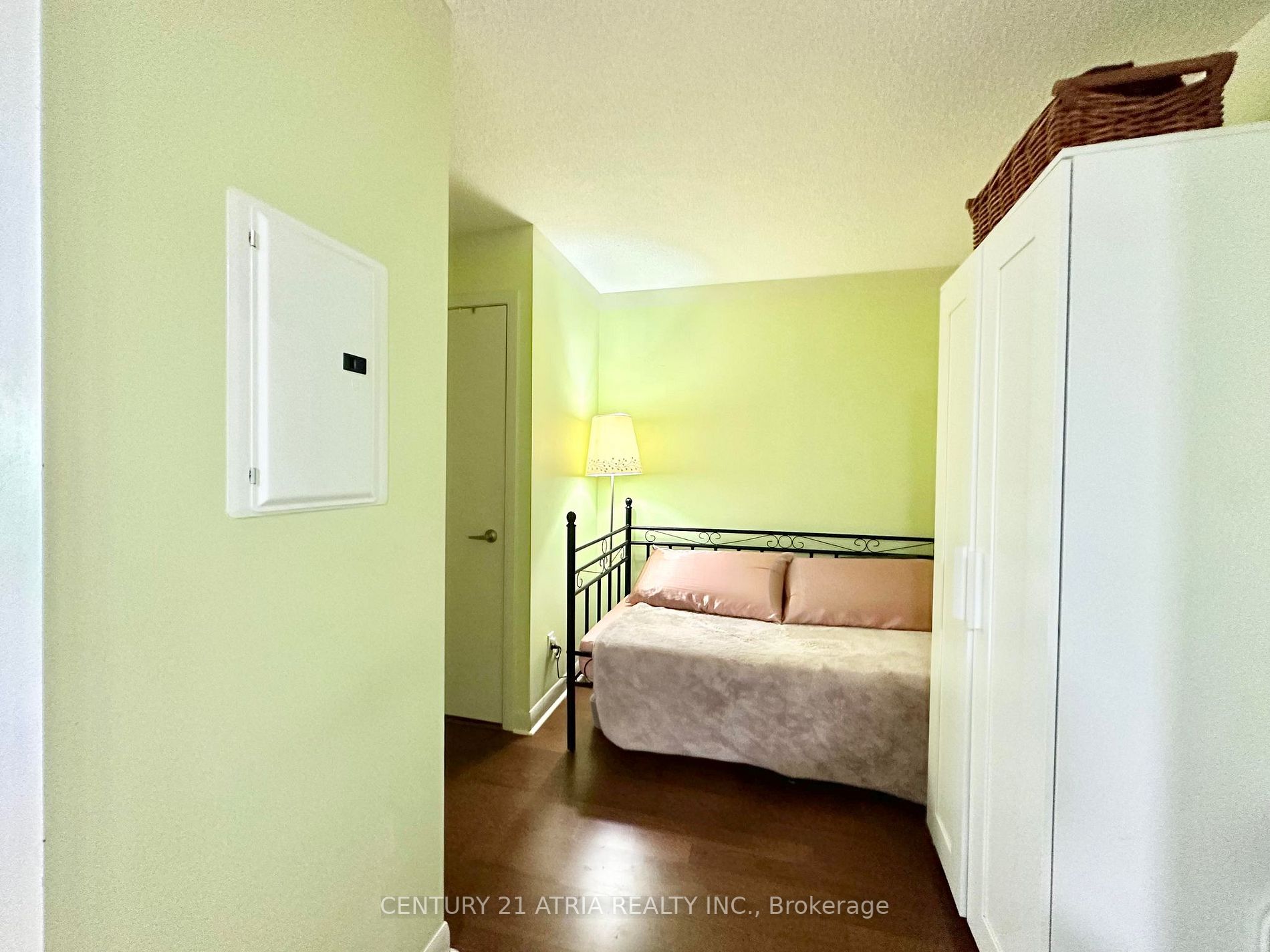 Listing C6771360 - Large Photo # 8
