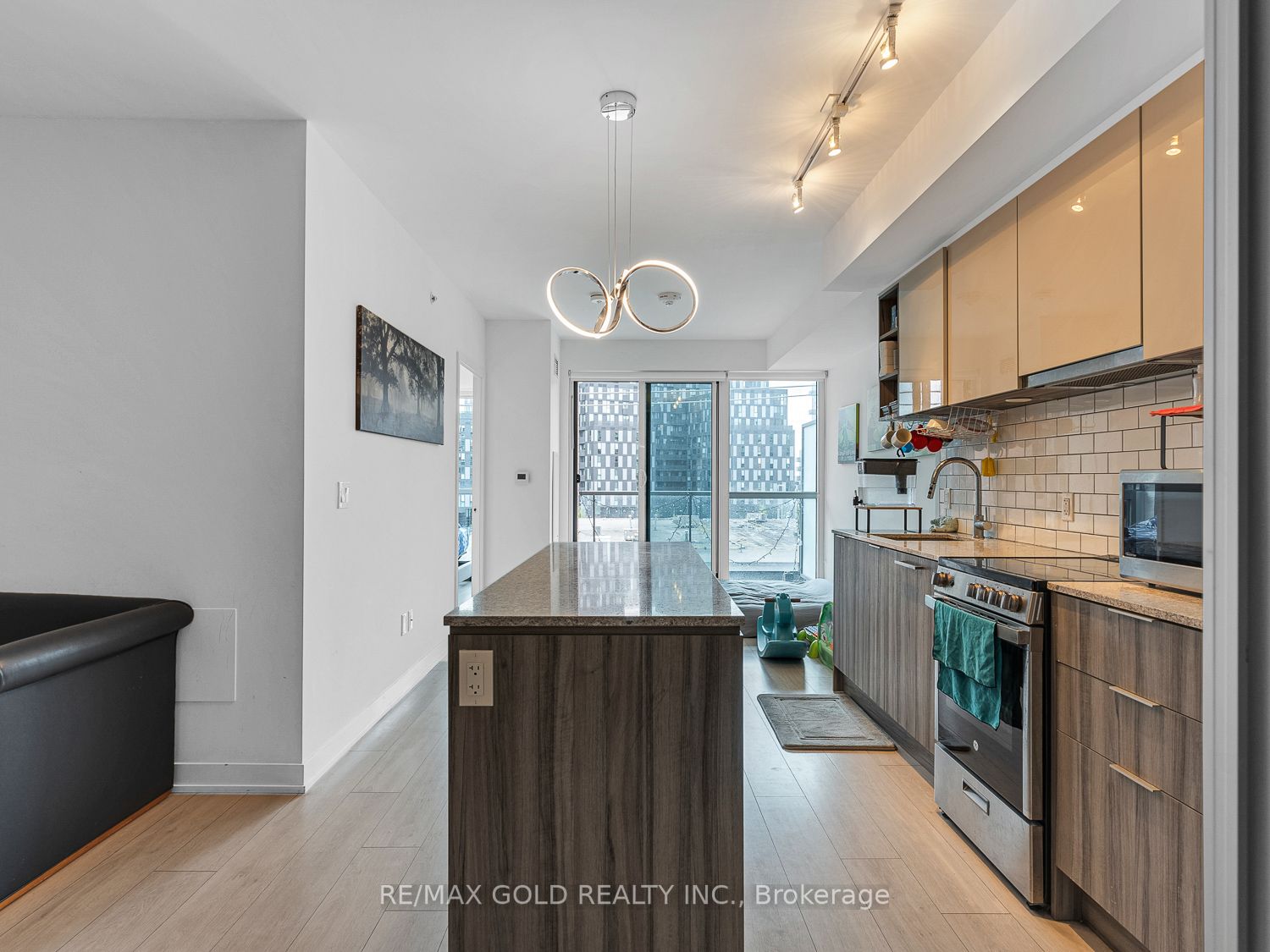 31 Tippett Rd, #453