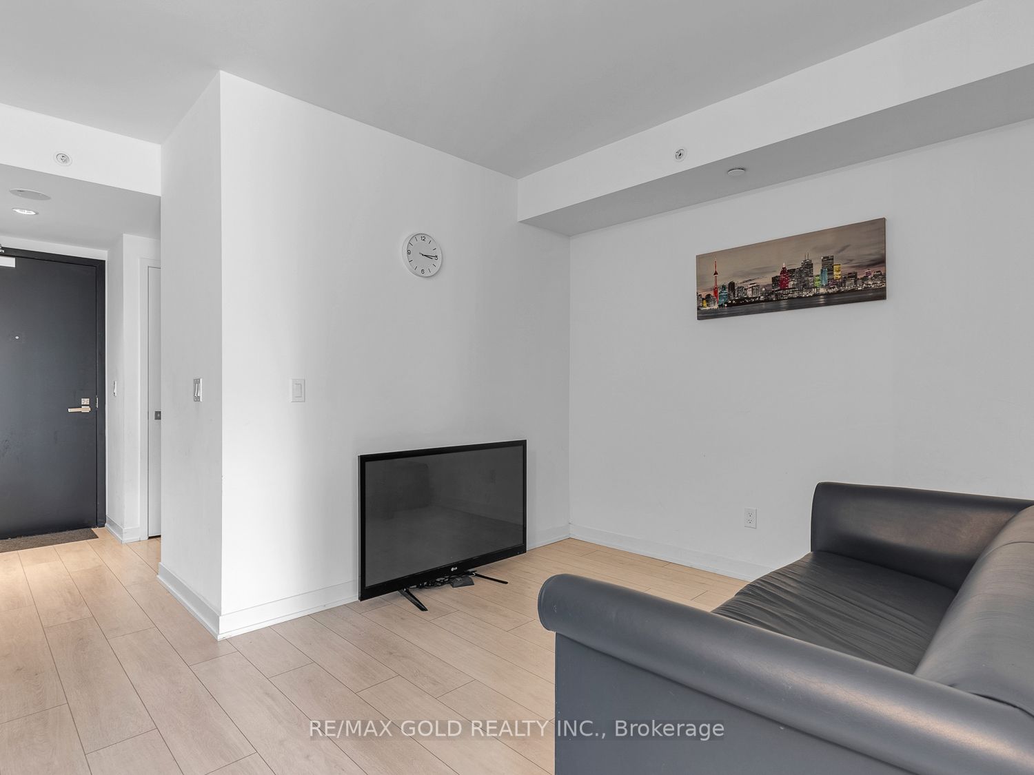 31 Tippett Rd, #453