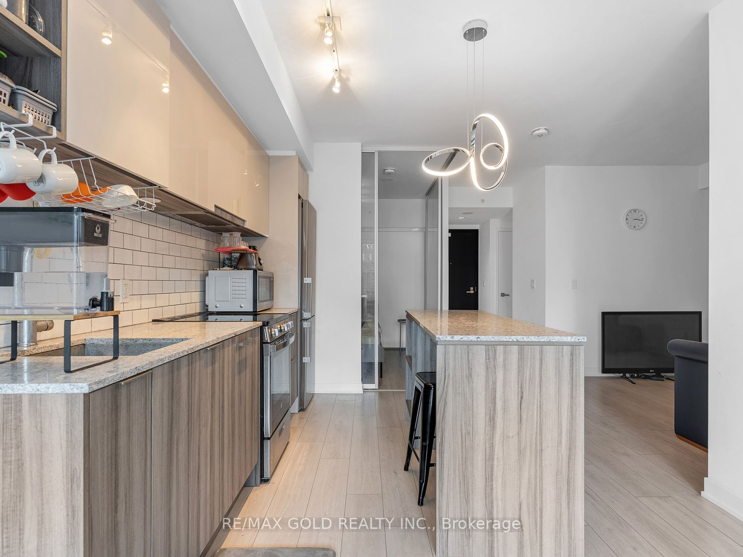 31 Tippett Rd, #453