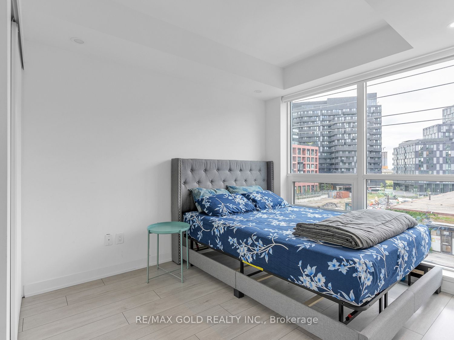 31 Tippett Rd, #453