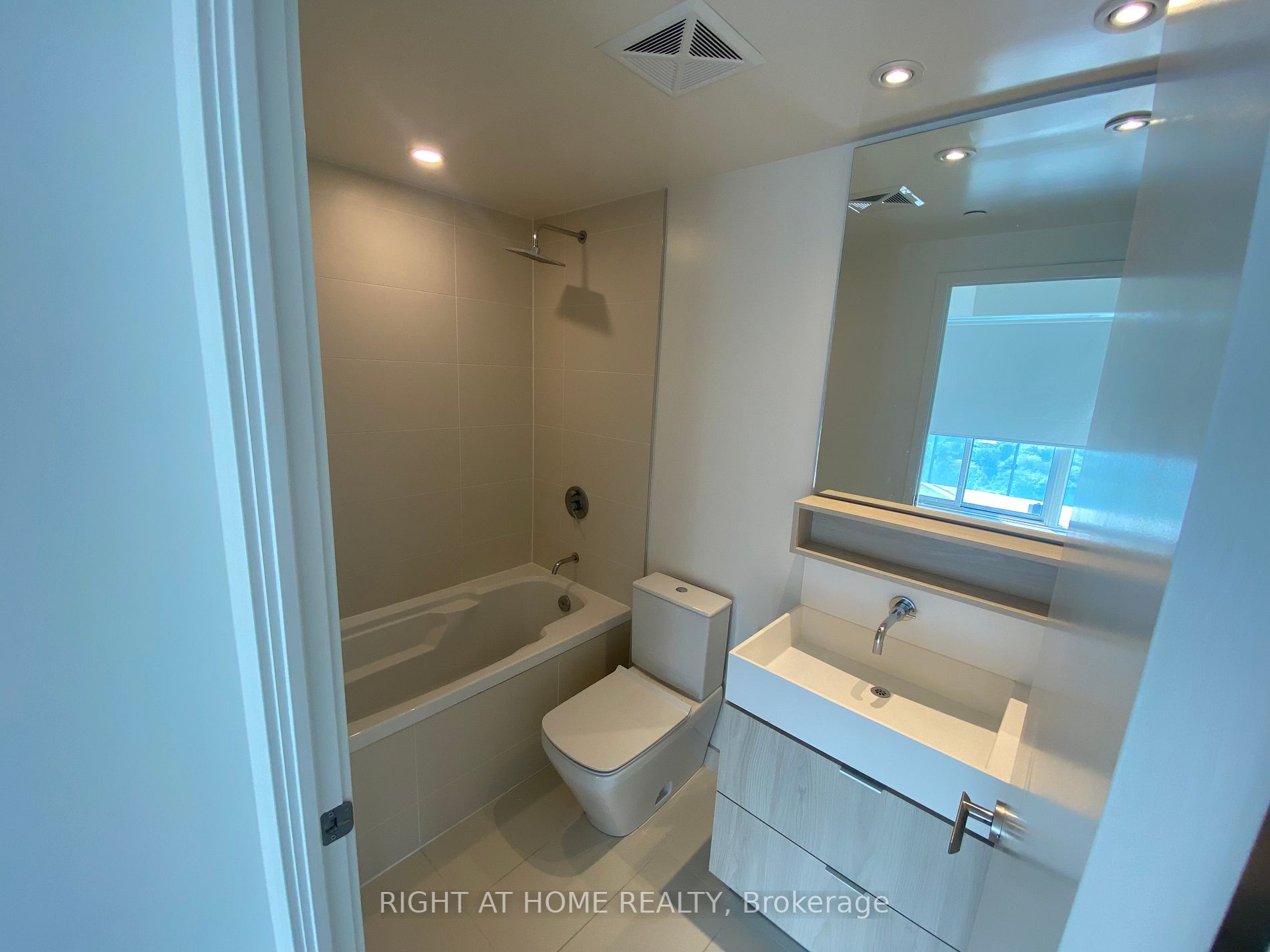 5 Soudan Ave, #2307