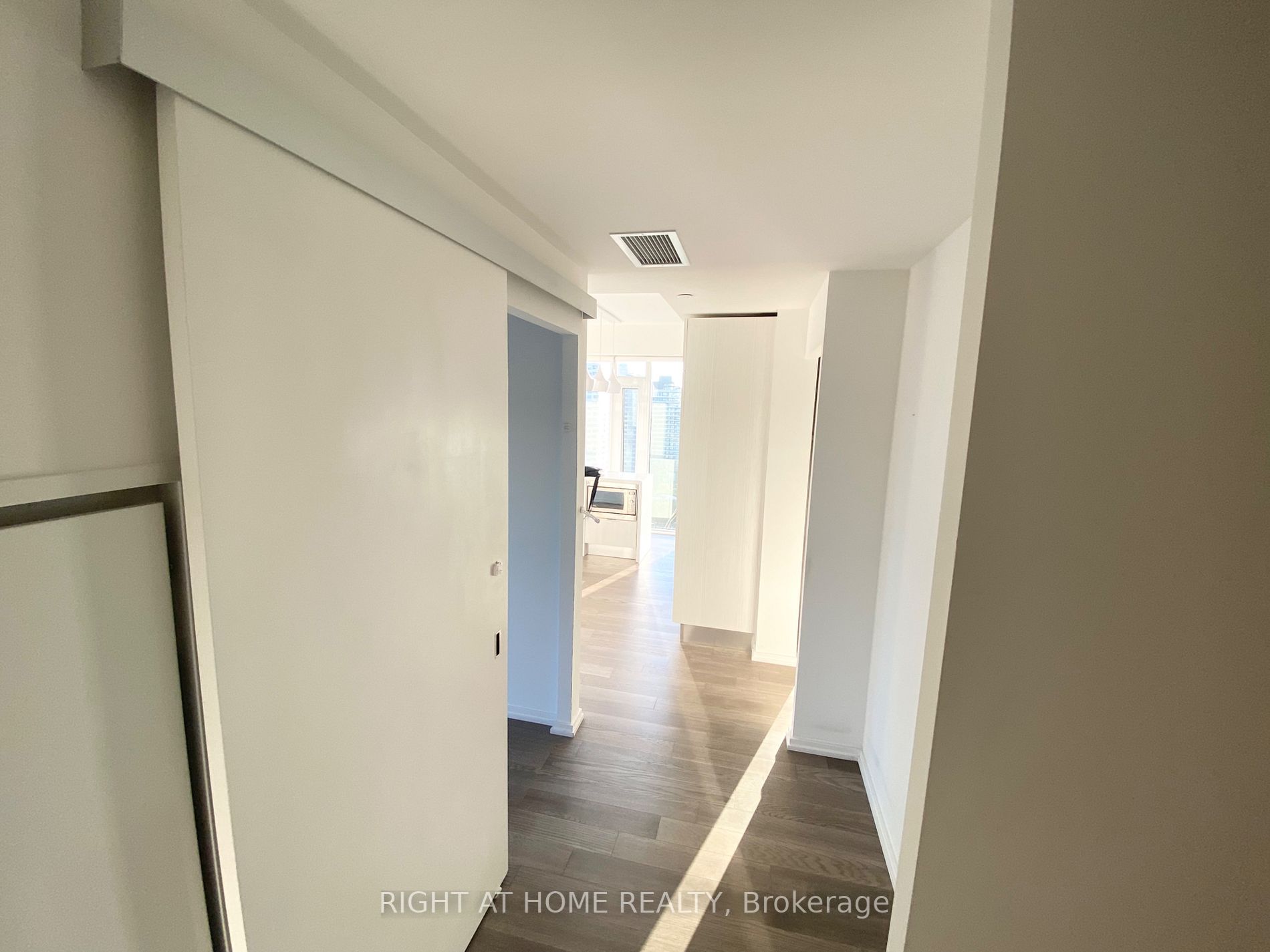 5 Soudan Ave, #2307
