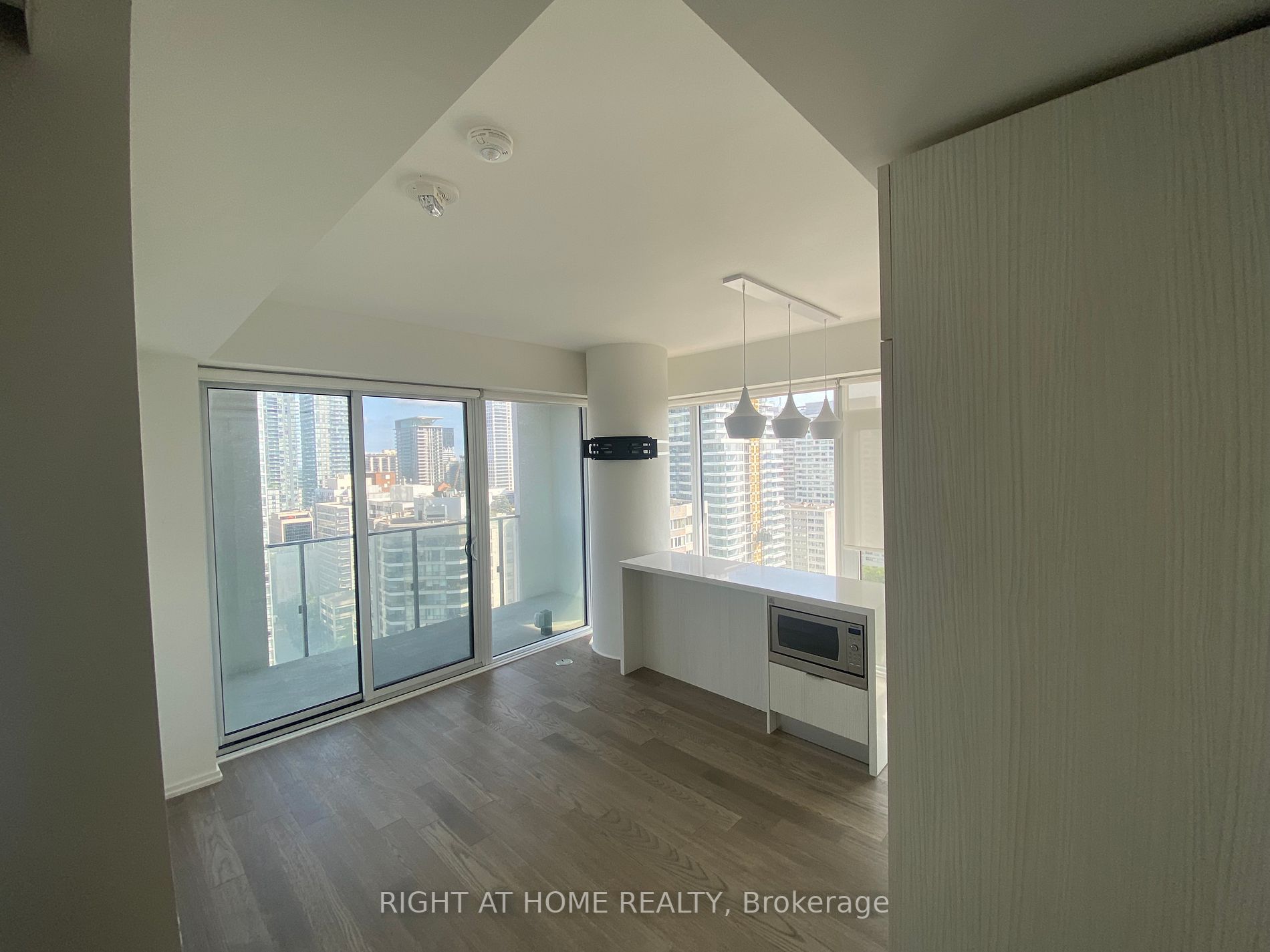 5 Soudan Ave, #2307