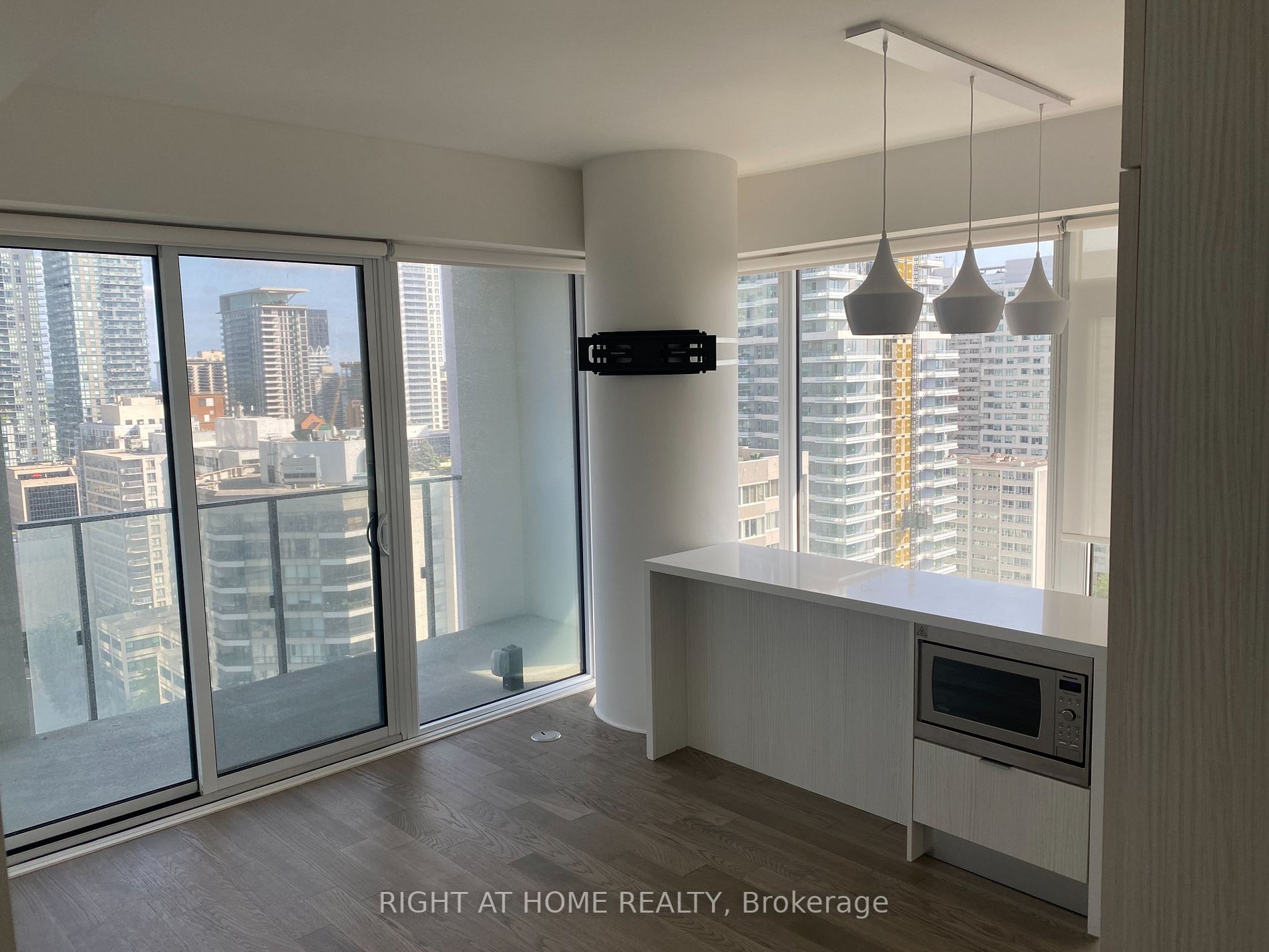 5 Soudan Ave, #2307