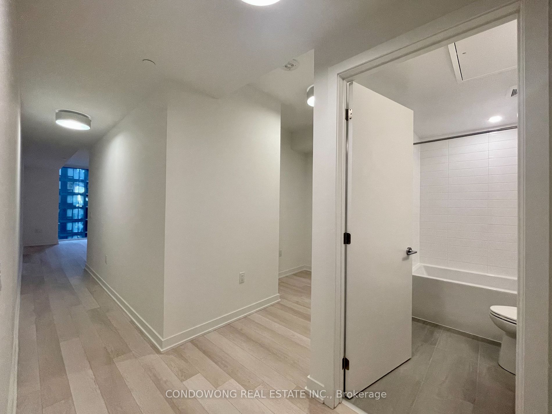 357 King Street W, #2005