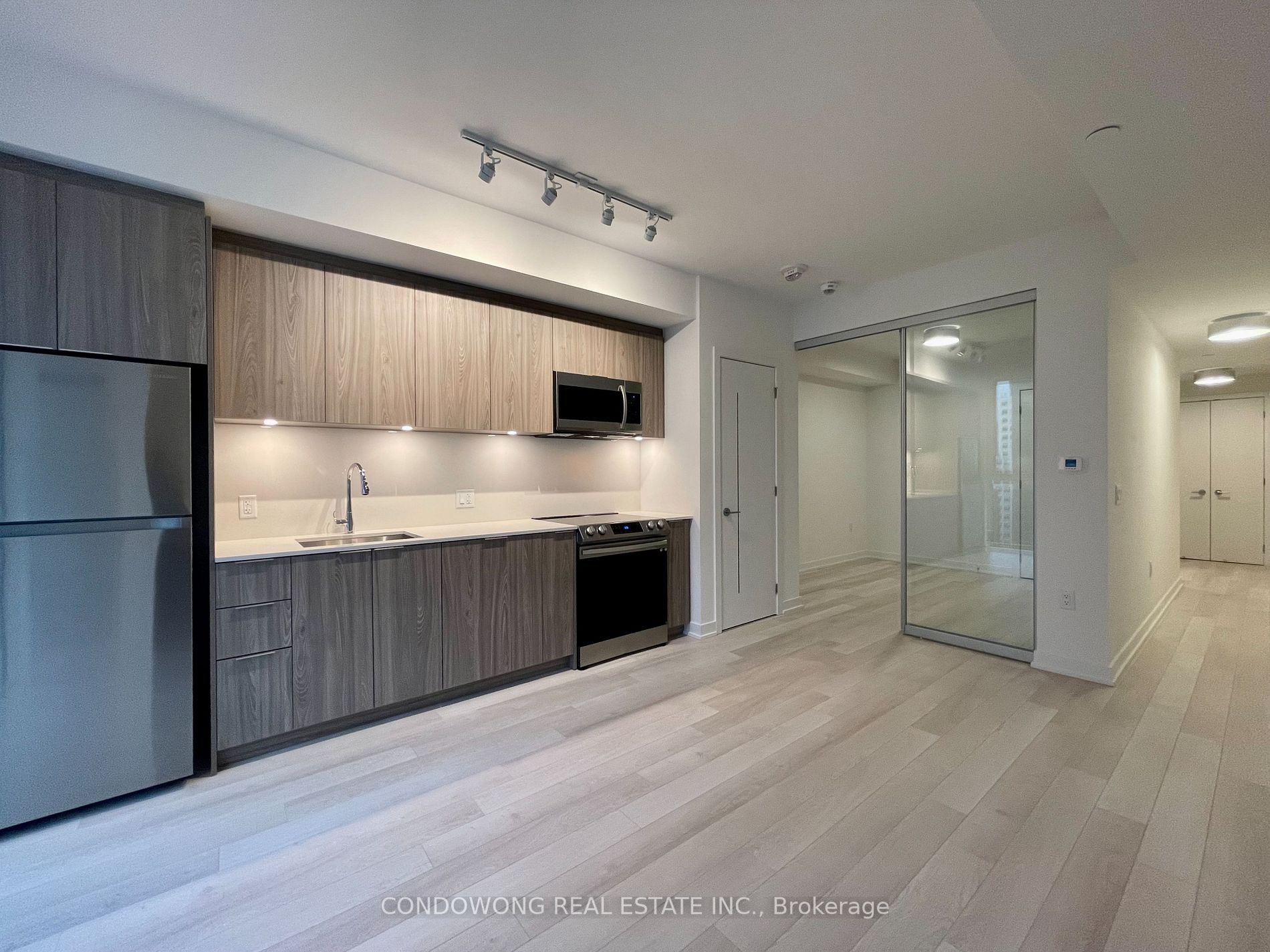 357 King Street W, #2005