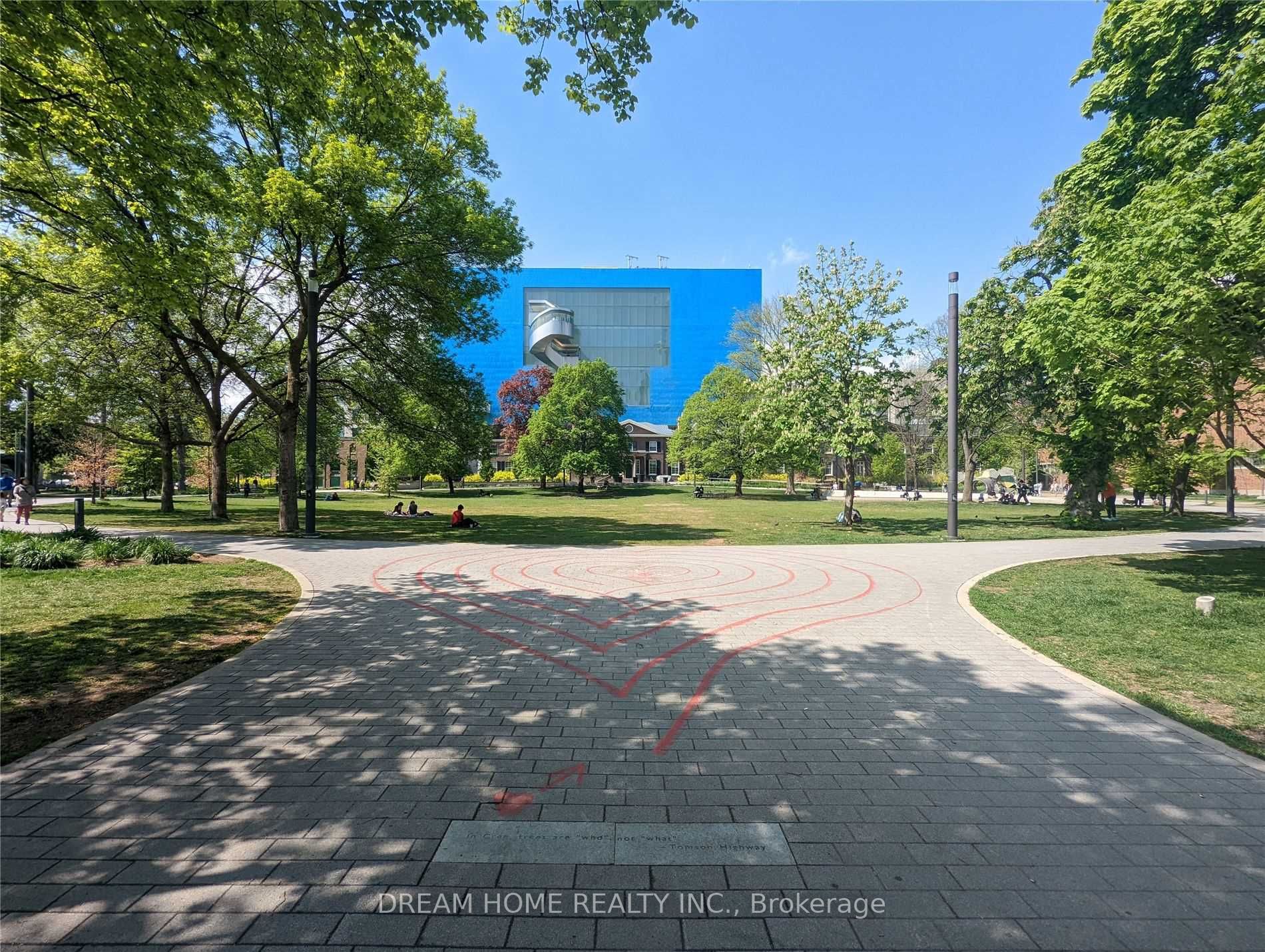 50 Mccaul St, #414
