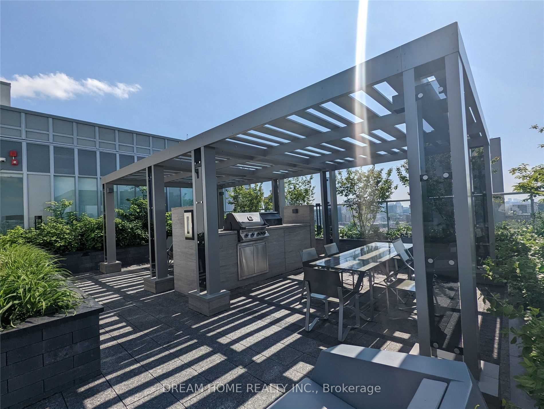 50 Mccaul St, #414
