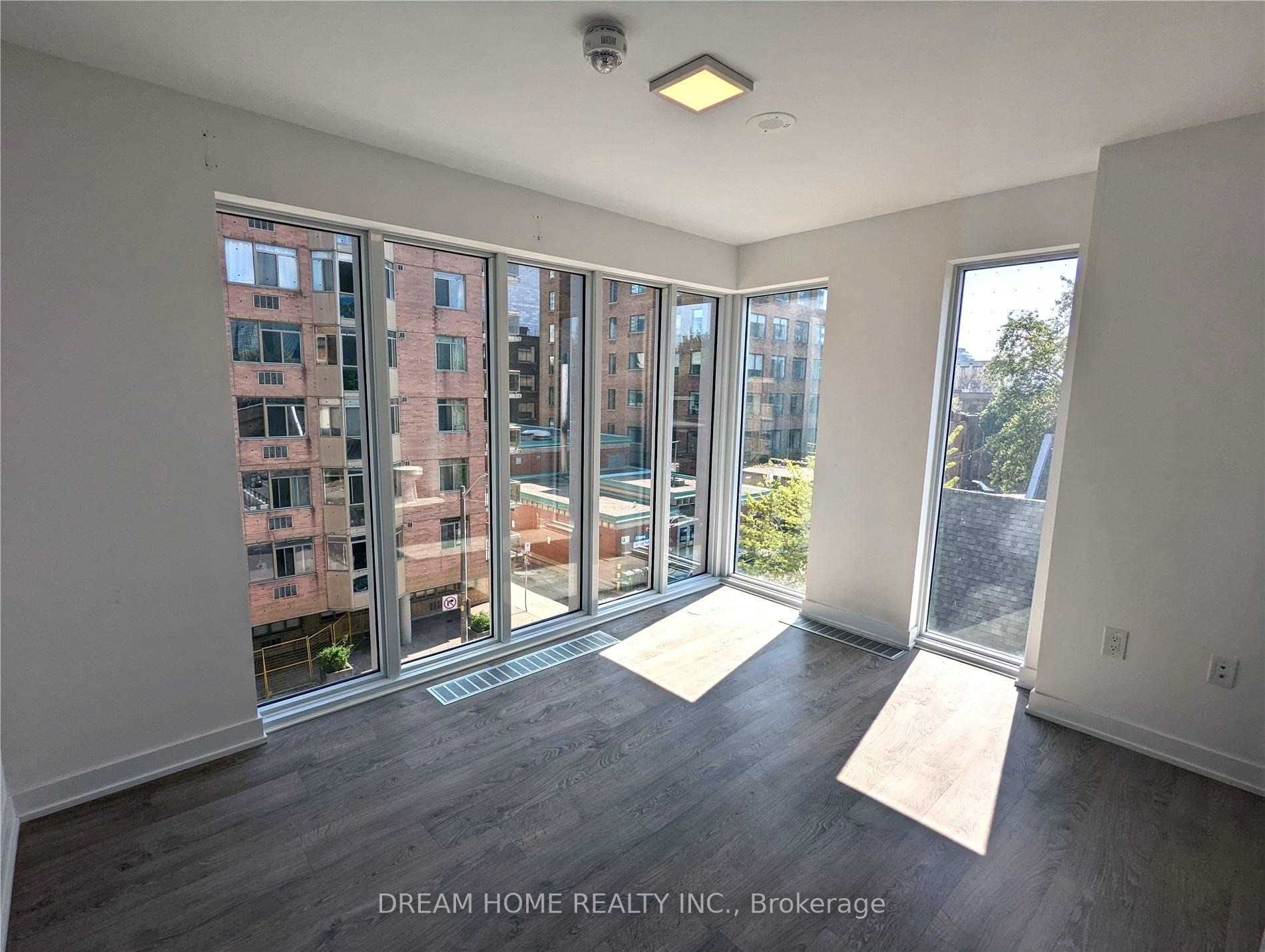 50 Mccaul St, #414
