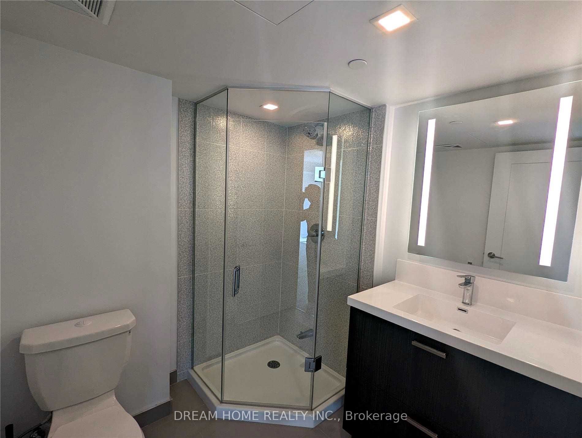 50 Mccaul St, #414