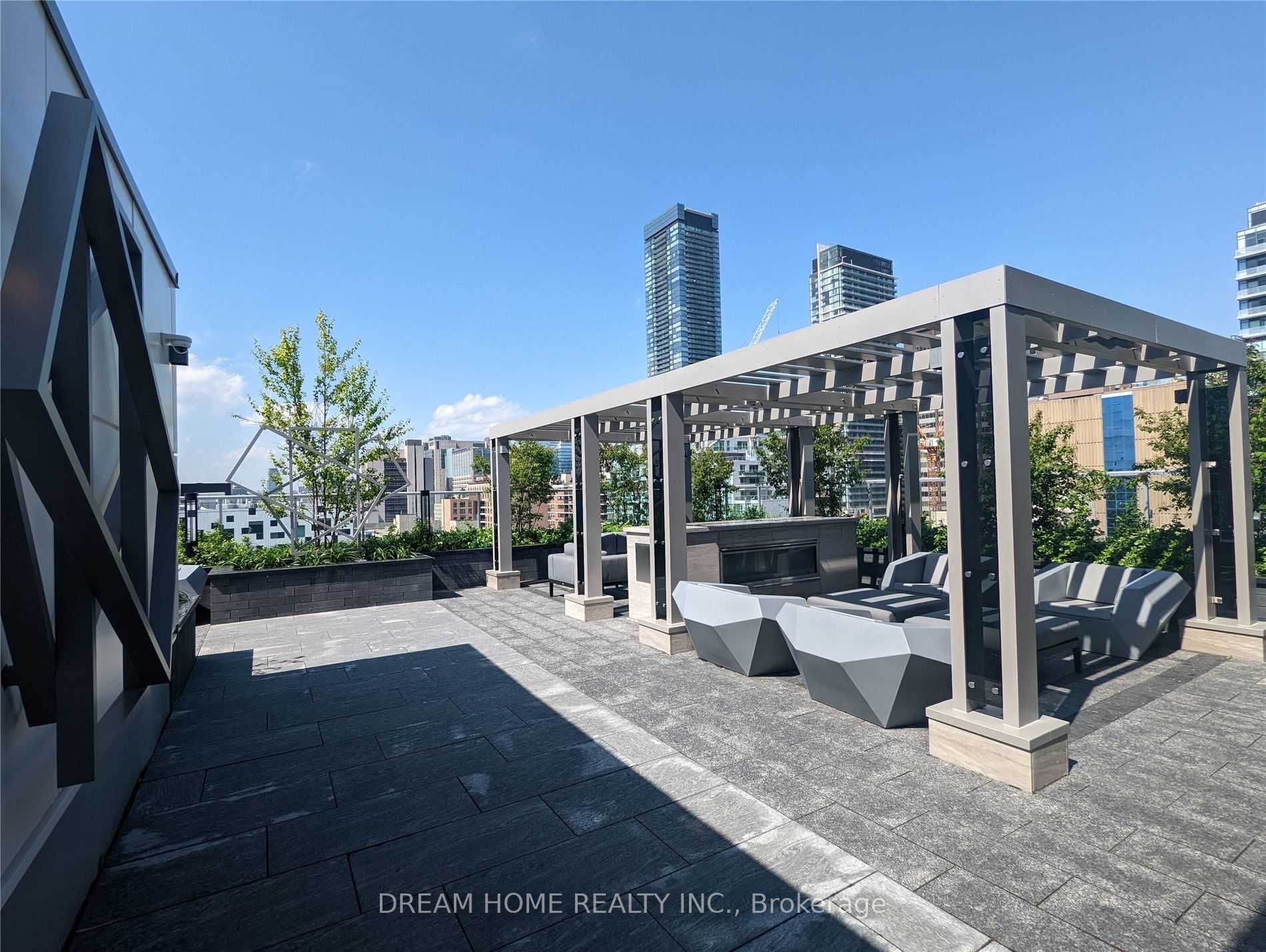 50 Mccaul St, #414
