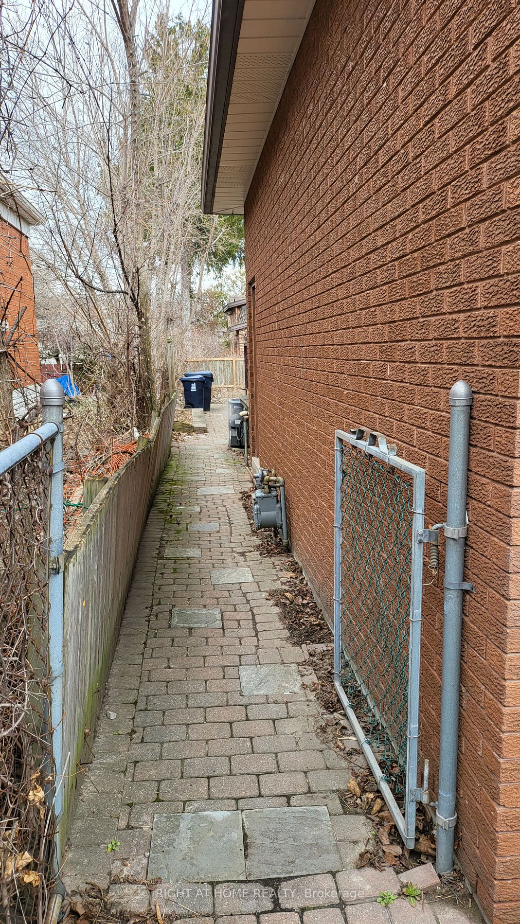 92 Harlandale Ave