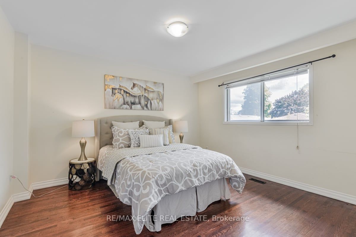 25 Navaho Dr