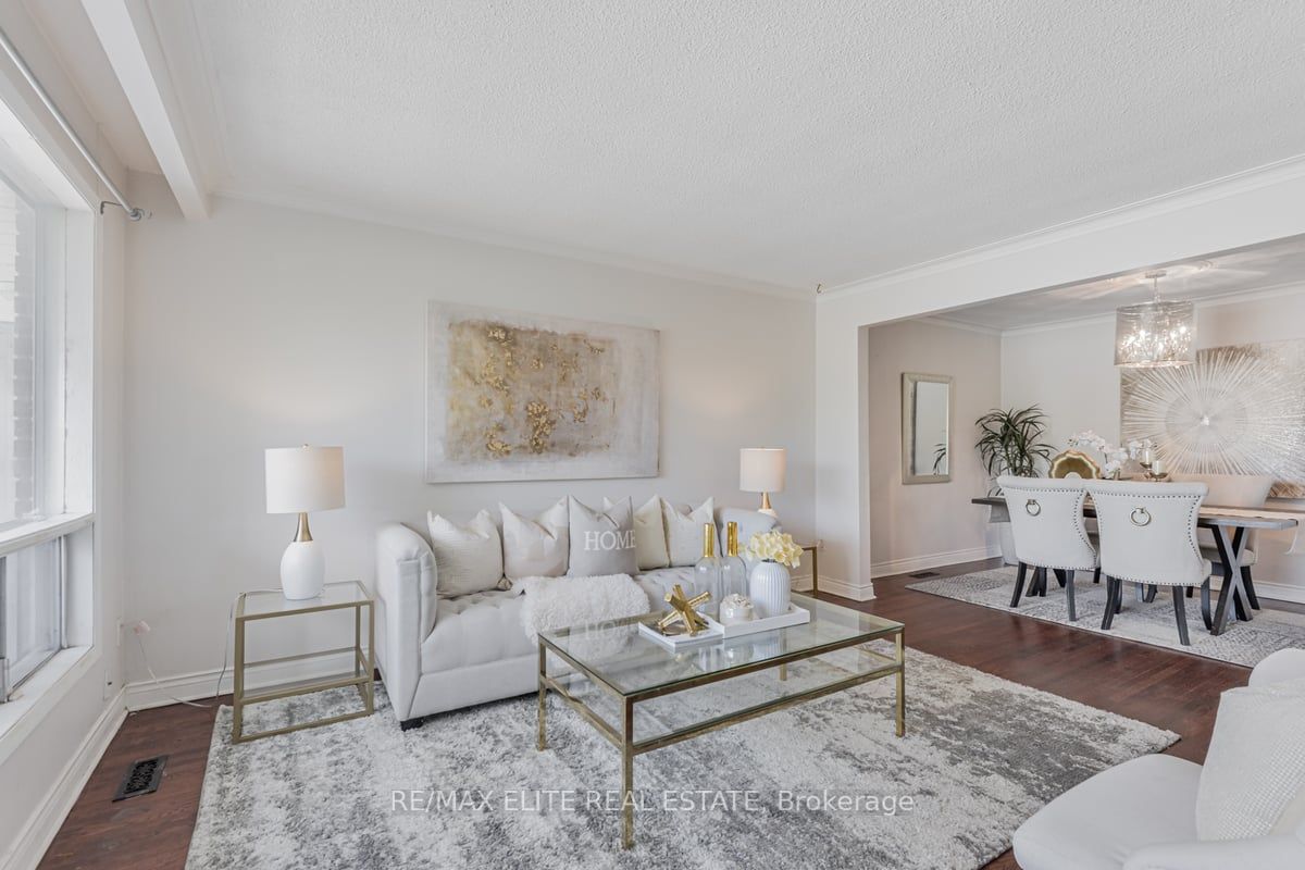 25 Navaho Dr