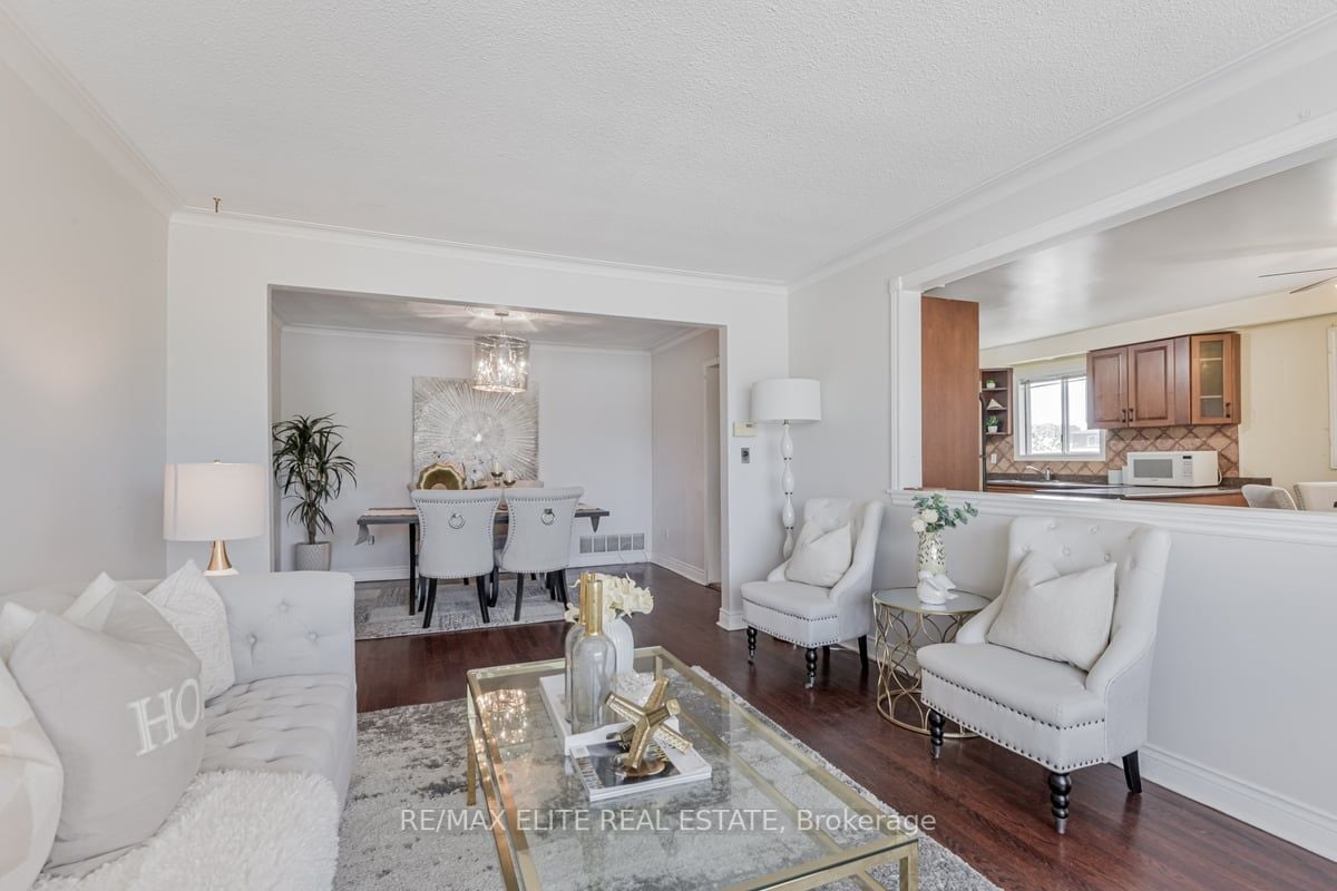25 Navaho Dr