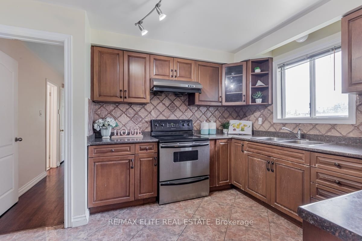 25 Navaho Dr