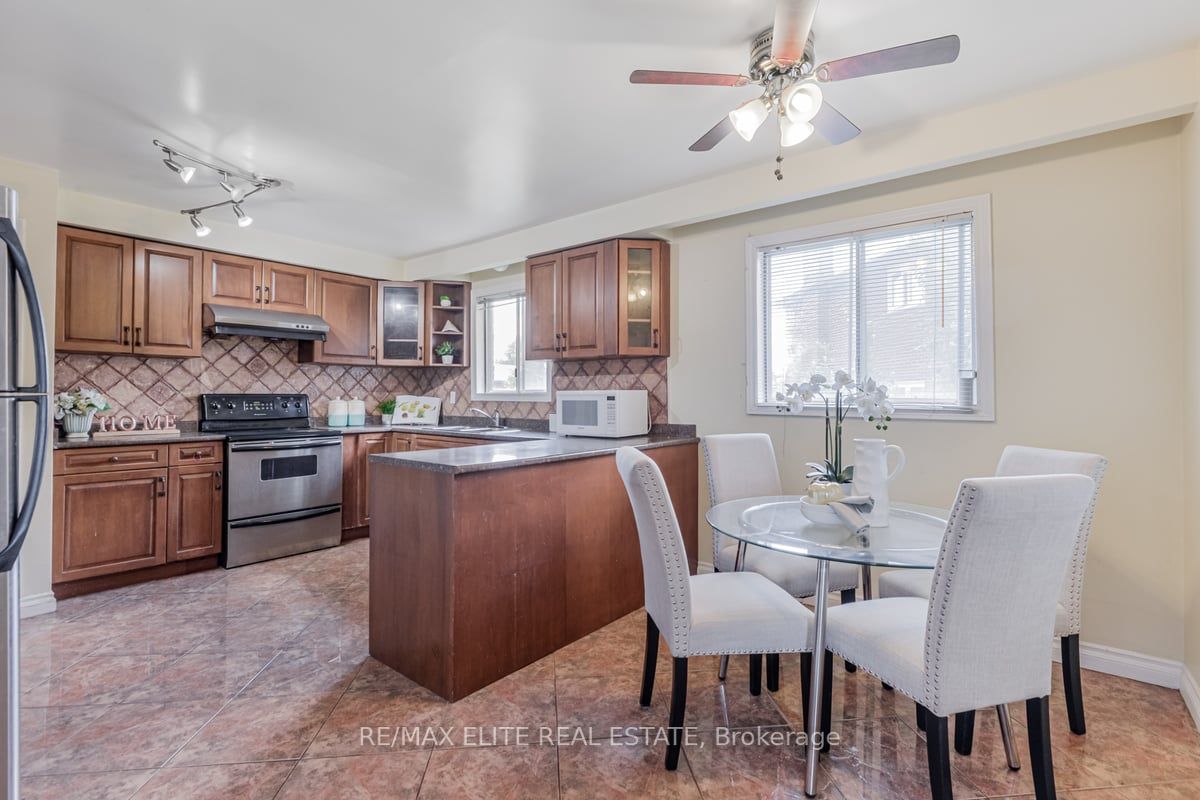 25 Navaho Dr