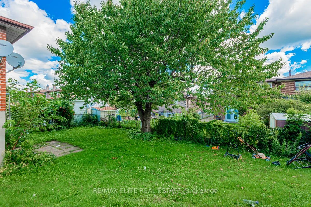 25 Navaho Dr