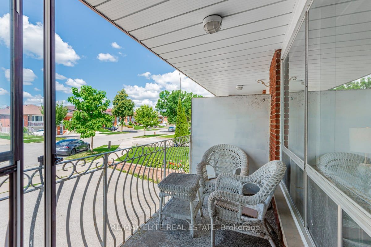 25 Navaho Dr